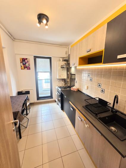 Apartament cu 2 camere decomandat în Titan