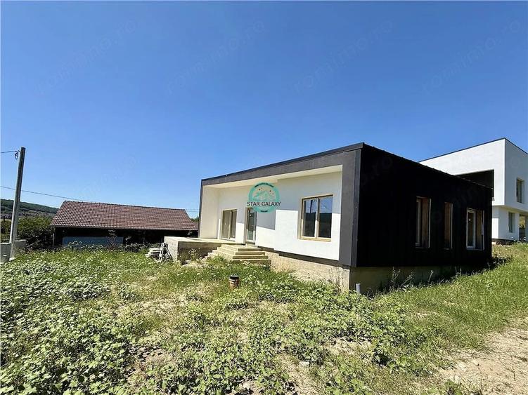 Casă cu 3 camere cu Teren 400 Mp în Corunca
