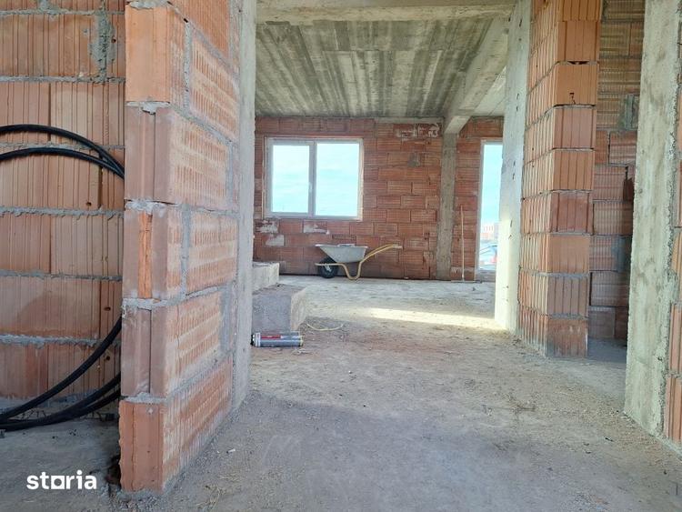 Casă cu 5 camere cu Teren 507 Mp în Giarmata