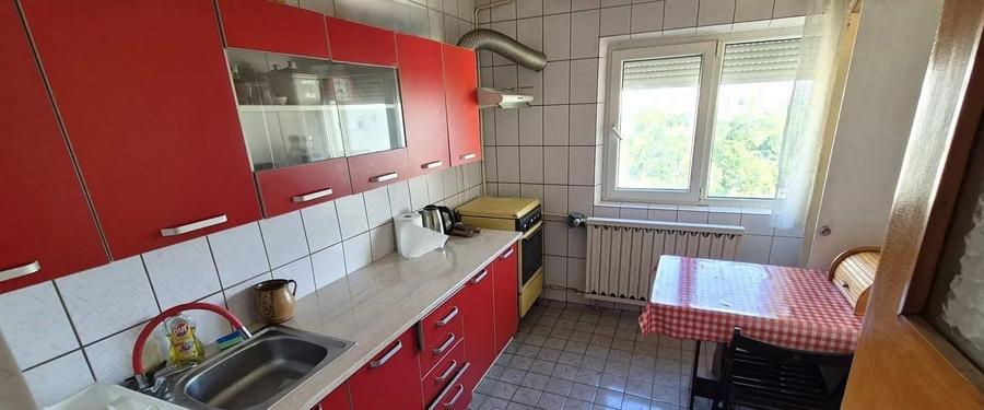 Apartament cu 3 camere decomandat în Colentina