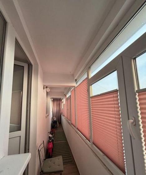 Apartament cu 3 camere semidecomandat în Drumul Taberei