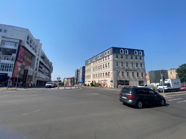 Spațiu comercial, de 500 mp, în Central