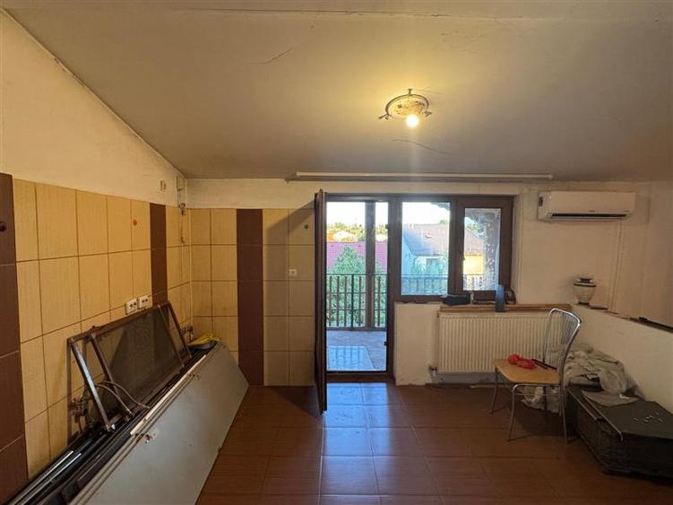 Duplex cu 4 camere cu Piscina în Titan