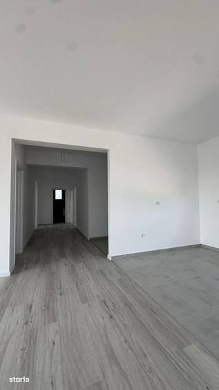 Casă cu 4 camere cu Teren 510 Mp în Balotești