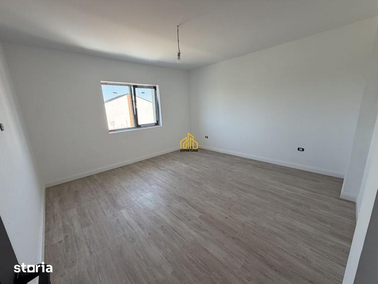 Casă cu 4 camere cu Teren 325 Mp în Prelungirea Ghencea