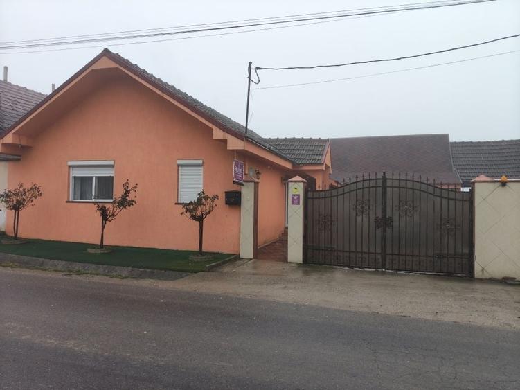 Casă cu 3 camere în Hidiș