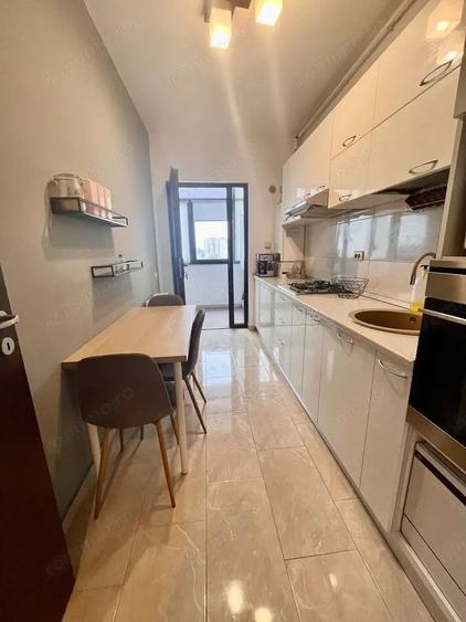 Apartament cu 3 camere decomandat, mobilat în Prelungirea Ghencea
