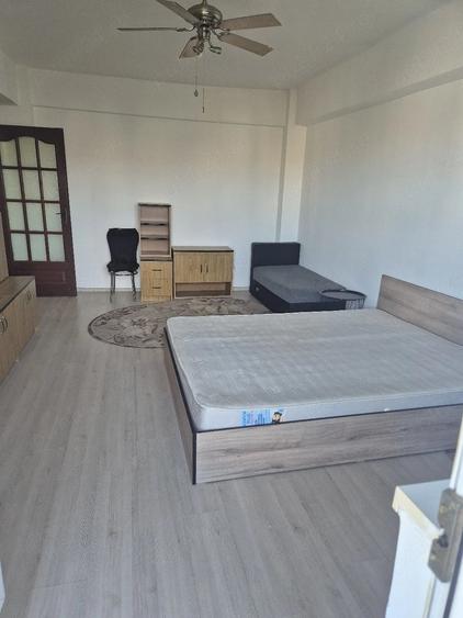 Garsonieră decomandată în Soarelui