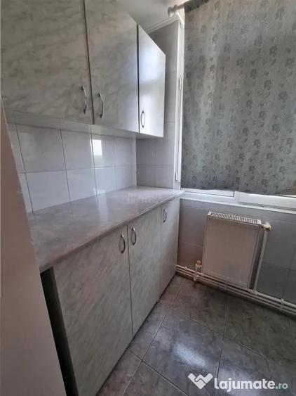 Apartament cu 2 camere decomandat în 1 Mai