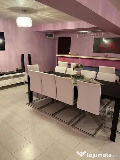 Casă cu 6 camere cu Teren 381 Mp în Central