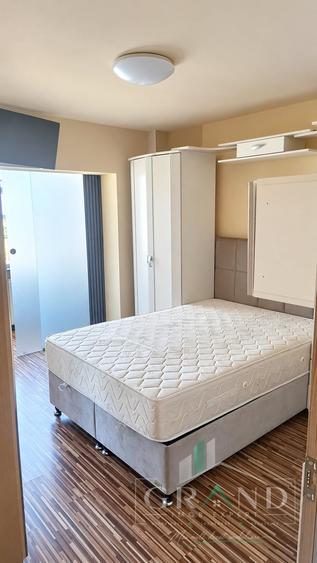Apartament cu 3 camere decomandat, mobilat în Între Lacuri