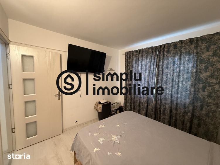 Apartament cu 3 camere semidecomandat în Rovine