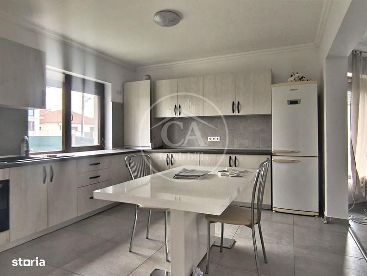 Casă cu 4 camere decomandat în Sântandrei