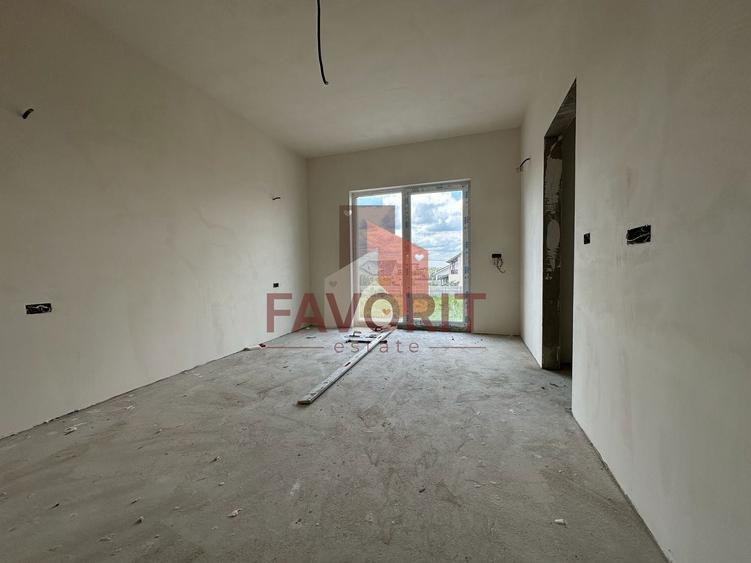 Duplex cu 5 camere cu Canalizare în Săcălaz