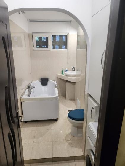 Apartament cu 3 camere semidecomandat, mobilat în Brâncoveanu