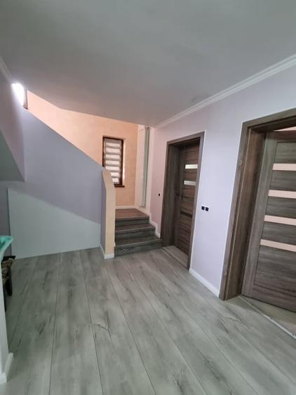 Casă individuală cu 5 camere cu Canalizare în Vetiș