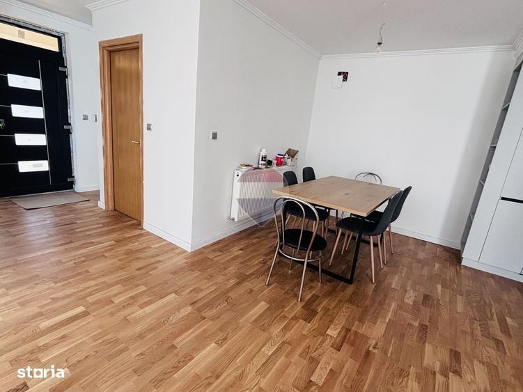 Casa / Vila de vanzare Tunari - 8