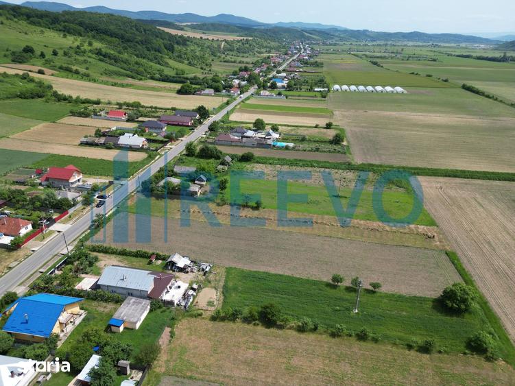 Teren de 3043 mp, în Scorțeni