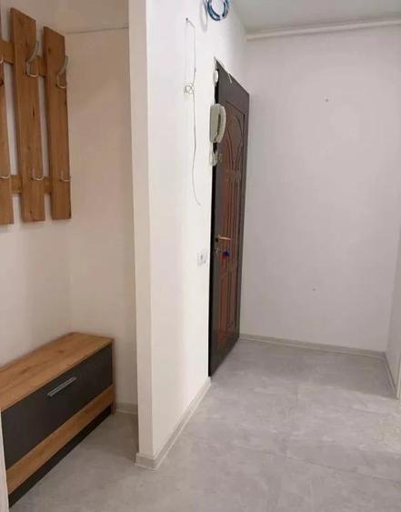 Apartament cu 2 camere semidecomandat în Filiași