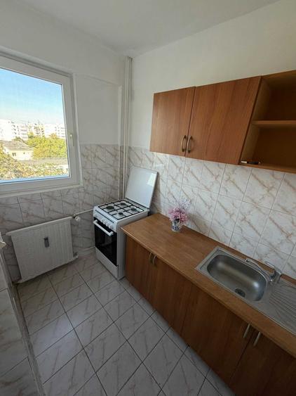 Garsonieră semidecomandată în Titan