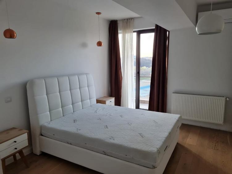 Apartament cu 3 camere decomandat în Tineretului