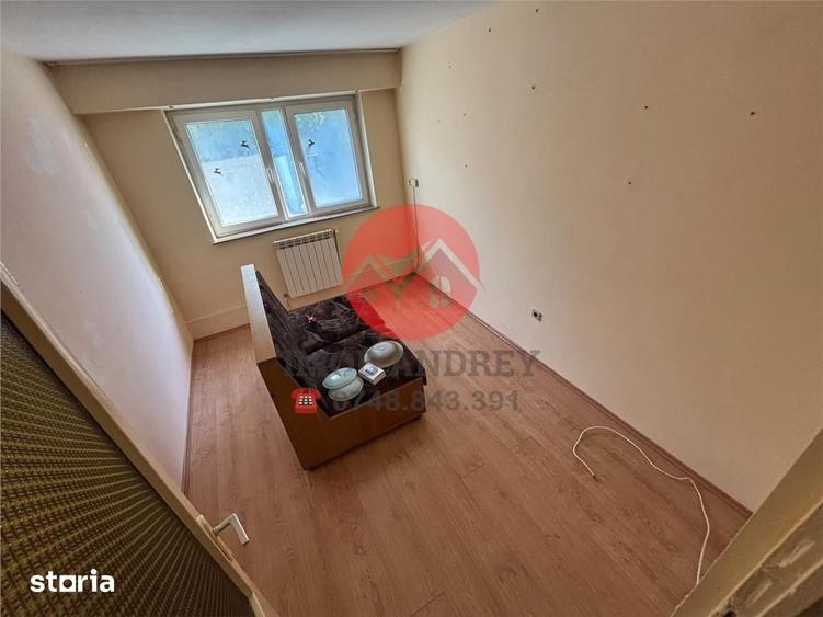 Apartament cu 3 camere decomandat în Vest