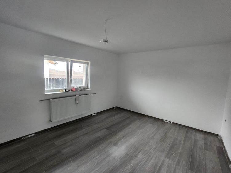 Casă cu 4 camere cu Teren 300 Mp în Hemeiuș
