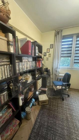 Apartament cu 3 camere semidecomandat, mobilat în Mihai Bravu