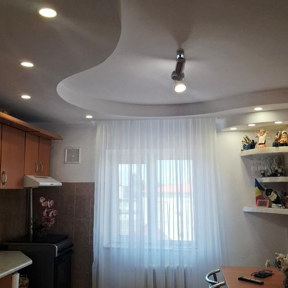 Apartament cu 3 camere decomandat, mobilat în Ultracentral