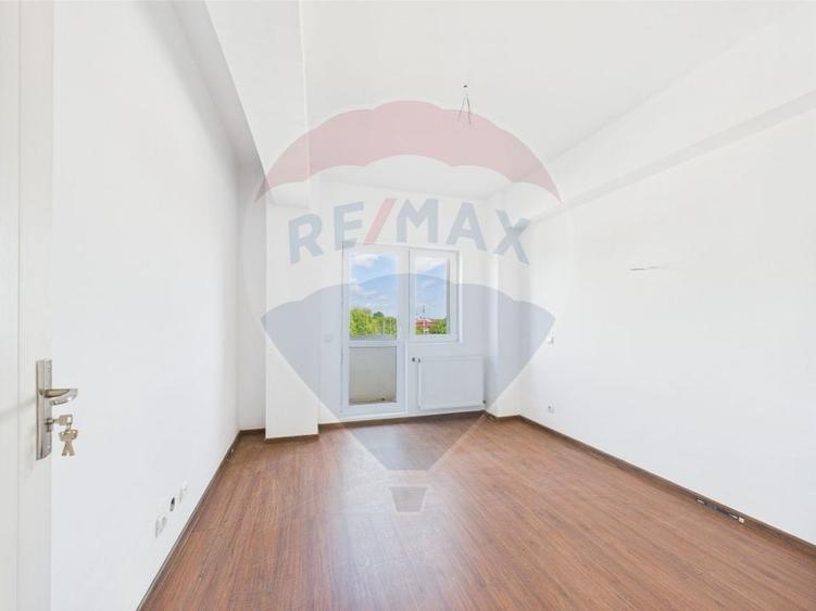 Apartament cu 3 camere semidecomandat în Nord-Vest