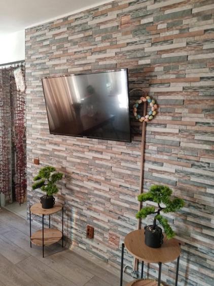 Apartament cu 2 camere semidecomandat în 1 Mai