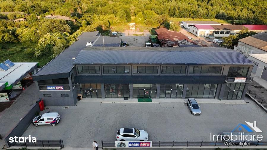 Spațiu comercial, de 550 mp, în Petros
