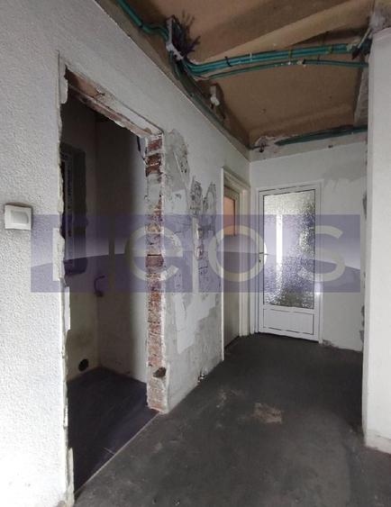 Apartament cu 4 camere decomandat în Calea Călărașilor