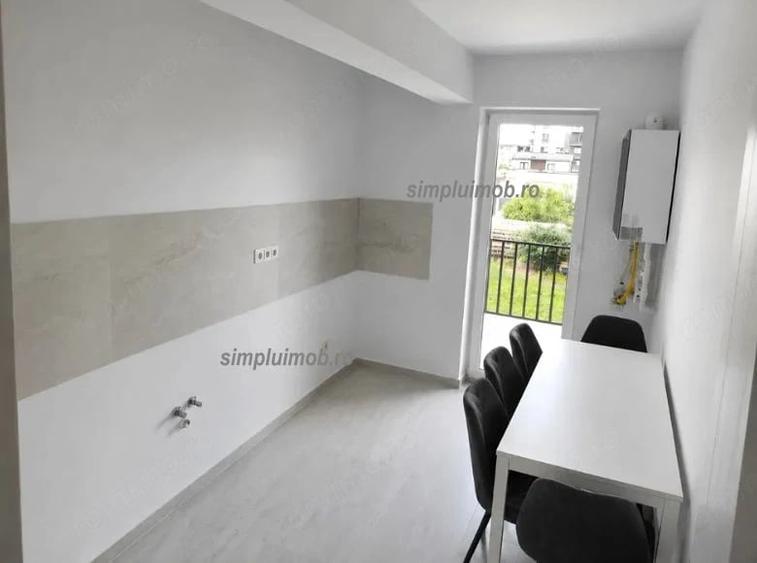 Apartament cu 3 camere decomandat în Titan