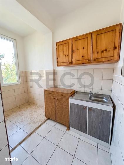 Apartament cu 3 camere semidecomandat în Central