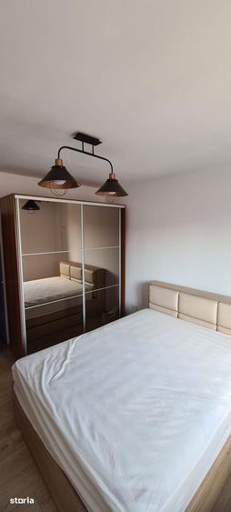 Apartament cu 3 camere decomandat în