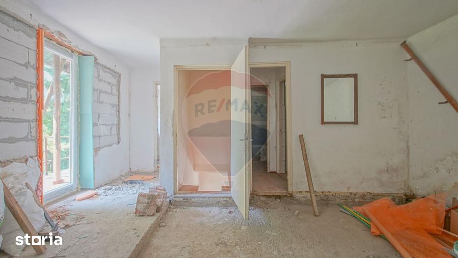 Casa cu poten?ial in Centrul Civic Bra?ov | 4 camere - 3