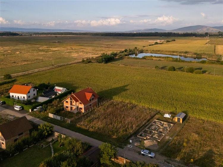 Teren Construcții intravilan de 1000 mp, în Hărman