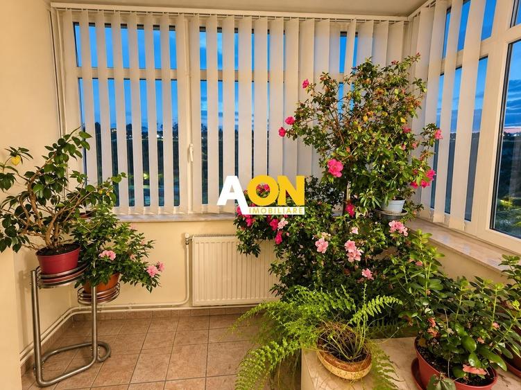 Apartament cu 4 camere decomandat în Central