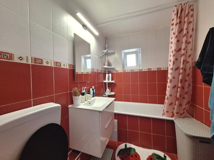 Apartament cu 2 camere decomandat, mobilat în Florești