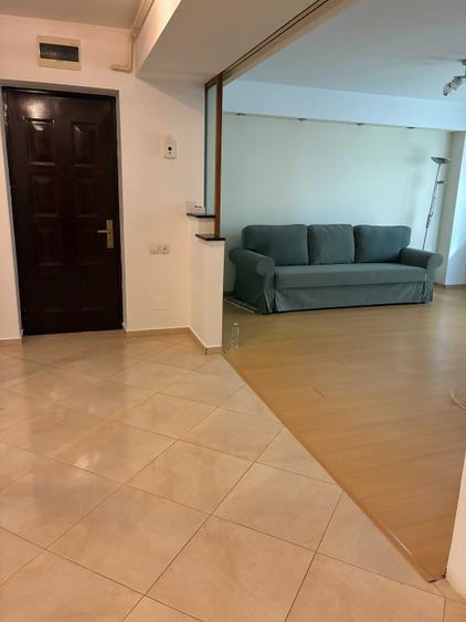 Apartament cu 2 camere semidecomandat în Runcu
