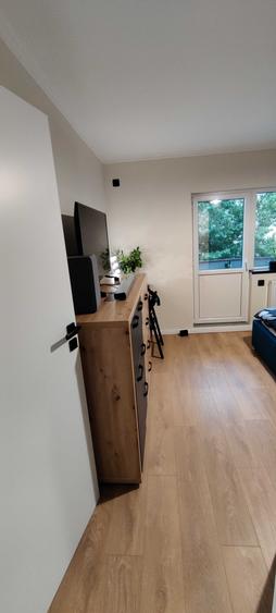 Apartament cu 3 camere decomandat în Exterior Vest