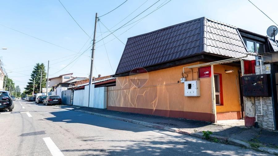 Casă individuală cu 9 camere cu Teren 160 Mp în Chitila