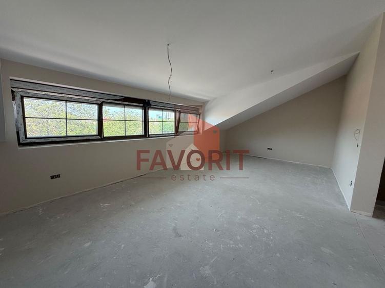 Duplex cu 7 camere cu Canalizare în Bucovina