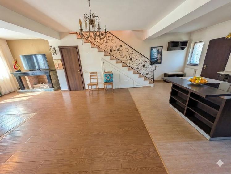 Casă individuală cu 4 camere cu Teren 211 Mp în Tunari