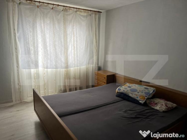 Casă cu 7 camere cu Teren 564 Mp în Central