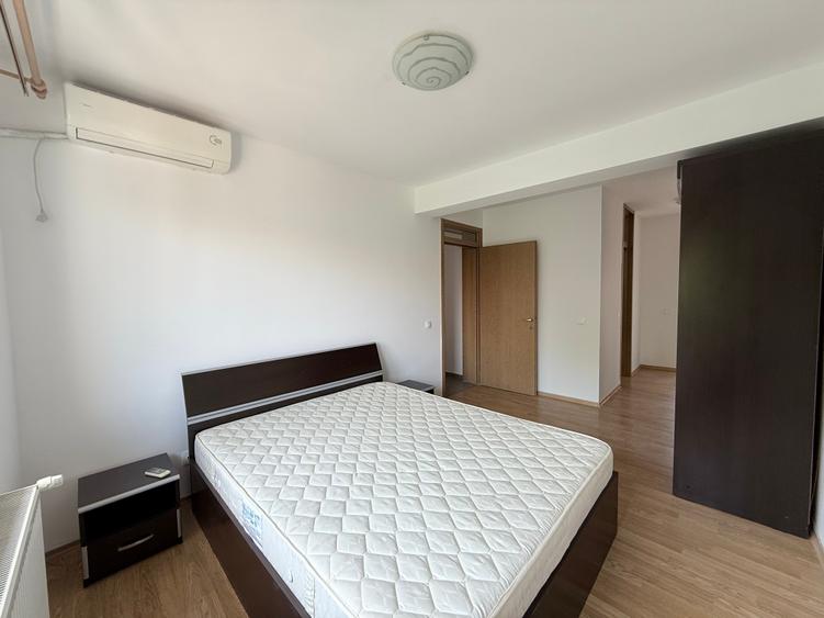 Apartament cu 4 camere decomandat în Lacul Morii