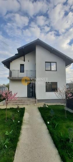 Casă individuală cu 4 camere cu Canalizare în Miroslava