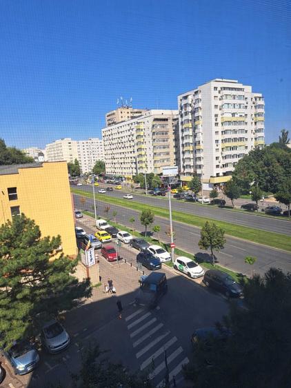 Apartament cu 4 camere decomandat în Pantelimon