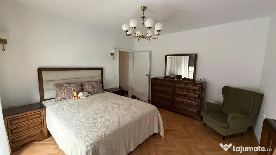 Apartament cu 3 camere semidecomandat în Ultracentral